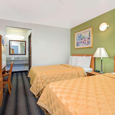 Travelodge Sacramento/Ранчо Кордова Экстерьер фото